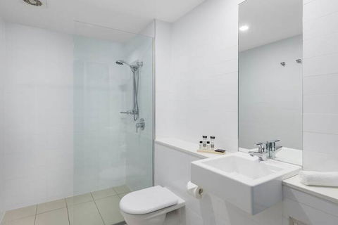 Oaks Nelson Bay Lure Suites - Holiday Cairns 5