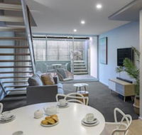 Oaks Nelson Bay Lure Suites - Holiday Cairns
