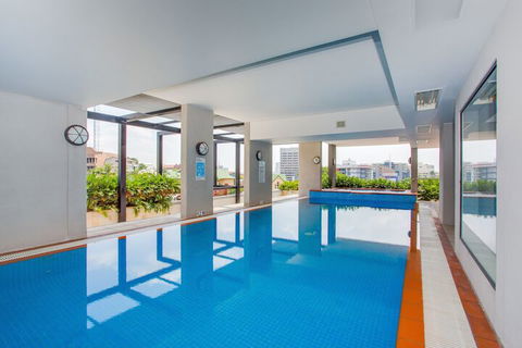 Republic Apartments - Holiday Cairns 2