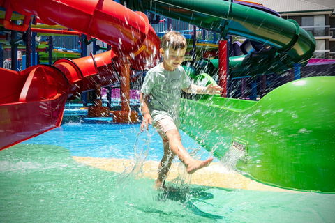 Paradise Resort Gold Coast - Holiday Cairns 6