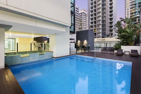 Oaks Brisbane On Charlotte Suites - Holiday Cairns 4