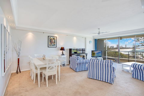 Gemini Court Holiday Apartments - Holiday Cairns 6