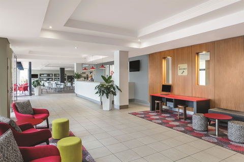 Travelodge Hotel Garden City Brisbane - Holiday Cairns 2