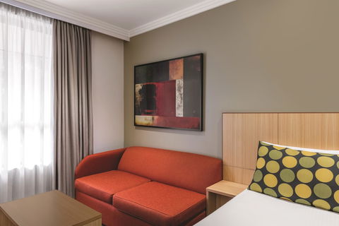 Travelodge Hotel Garden City Brisbane - Holiday Cairns 5