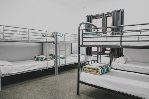 Nomads Brisbane Hostel - Holiday Cairns 2