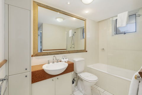 Burleigh Mediterranean Resort - Holiday Cairns 1