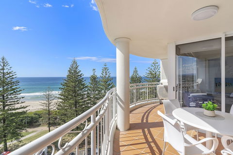 Burleigh Mediterranean Resort - Holiday Cairns 3