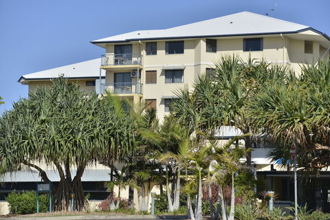Mantra Hervey Bay - Holiday Cairns 1