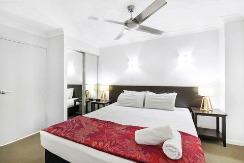 Broadbeach Travel Inn Apartments - Holiday Cairns 6