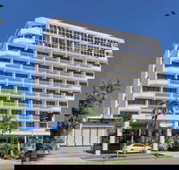 Acacia Court Hotel - Holiday Cairns