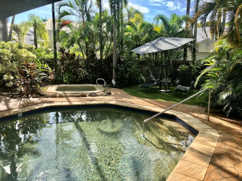 The Villas Palm Cove - Holiday Cairns 5