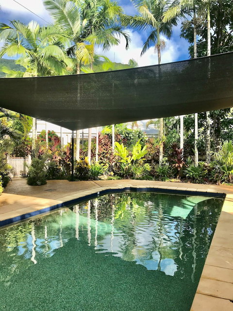 The Villas Palm Cove - Holiday Cairns 4