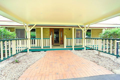 Bonville Lodge Bed & Breakfast - Holiday Cairns 4