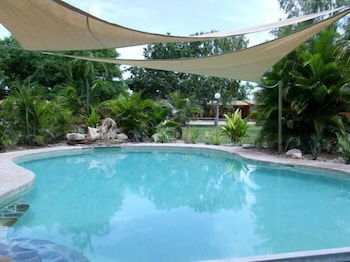 Territory Manor Motel & Caravan Park - Holiday Cairns 1