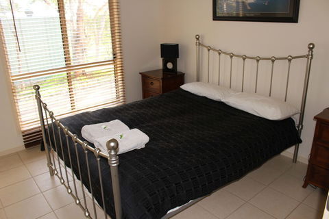 Allusion Wines Cottages - Holiday Cairns 4