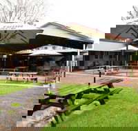 Royal Hotel Singleton - Holiday Cairns