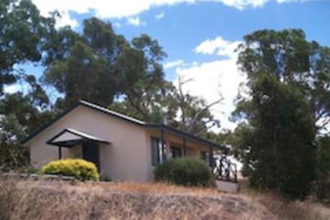 Riesling Country Cottages - Holiday Cairns 0