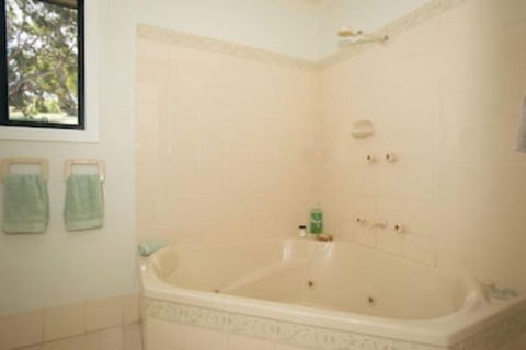 Riesling Country Cottages - Holiday Cairns 6