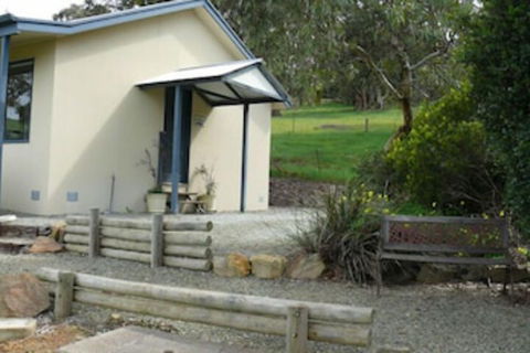 Riesling Country Cottages - Holiday Cairns 5