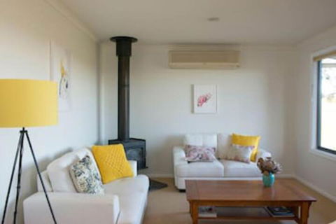 Riesling Country Cottages - Holiday Cairns 7
