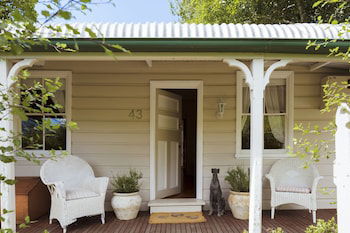 Illalangi Boutique Cottage - Holiday Cairns 0