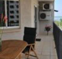 Inner city Cardona Court apartment