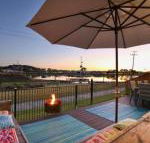 Lakeside Deck House - Holiday Cairns
