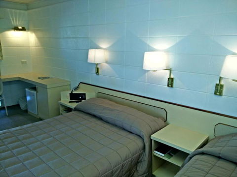 Cairns Motor Inn - Holiday Cairns 5
