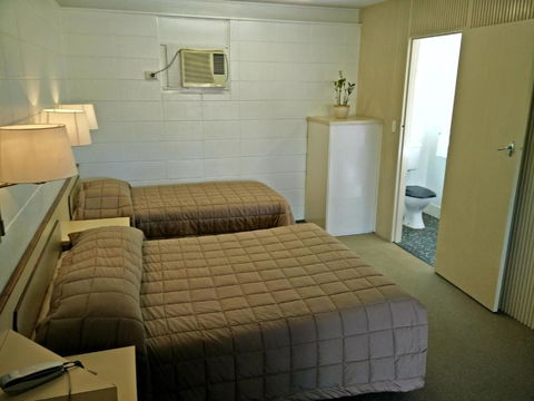 Cairns Motor Inn - Holiday Cairns 6