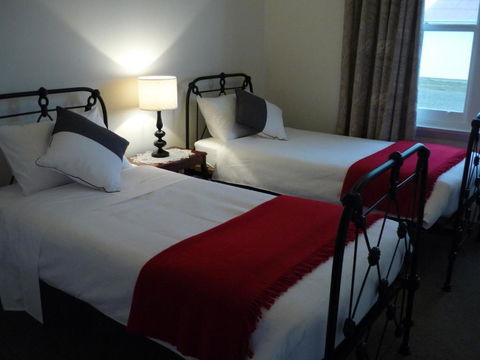 Little Sunnyside Accommodation - Holiday Cairns 6