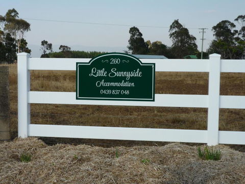 Little Sunnyside Accommodation - Holiday Cairns 4