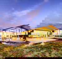 Cloudy Bay Beach House - Holiday Cairns