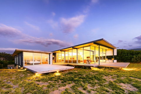 Cloudy Bay Beach House - Holiday Cairns 0