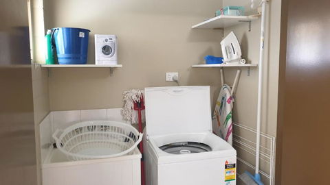 A City Retreat 2BR Apartment Reid Park Townsville - Holiday Cairns 2