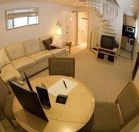 Breathtaker All Suite Hotel - Holiday Cairns