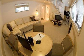Breathtaker All Suite Hotel - Holiday Cairns 0