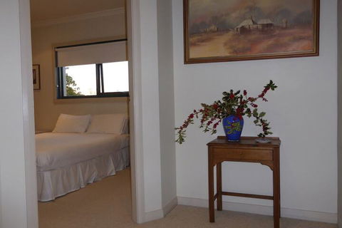 A Colourcity Apartments - Holiday Cairns 5