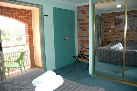 The Roseville Apartments - Holiday Cairns 2