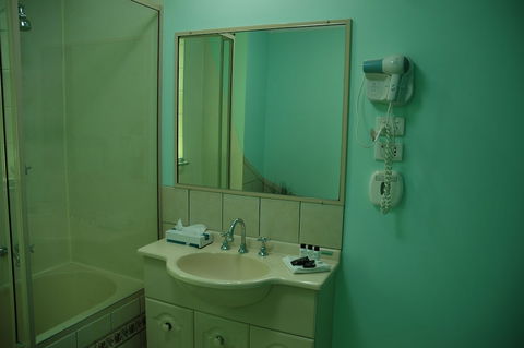 The Roseville Apartments - Holiday Cairns 3