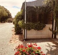 The Olde Devonshire House - Holiday Cairns