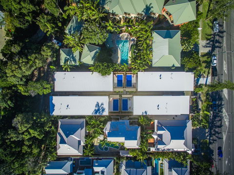 A PERFECT STAY - KoKo's Beach Houses 1 And 2 - Holiday Cairns 5