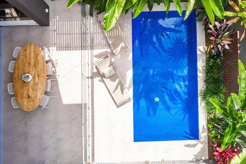 A PERFECT STAY - KoKo's Beach Houses 1 And 2 - Holiday Cairns 1