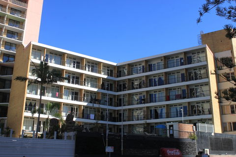 BUNK Backpackers Surfers Paradise - Hostel - Holiday Cairns 4