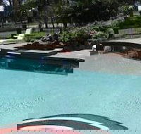 Charbonnier Motor Inn - Holiday Cairns