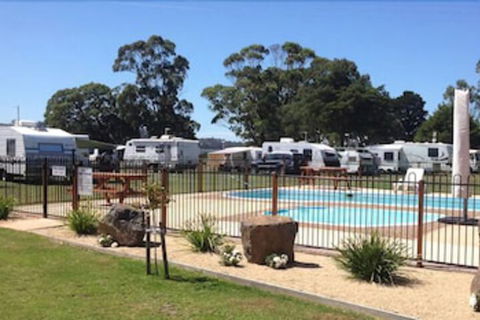 Merimbula Lake Holiday Park - Holiday Cairns 0