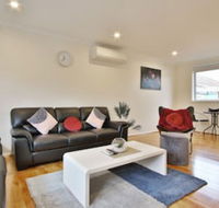 Ivy Units Glen Waverley - Holiday Cairns