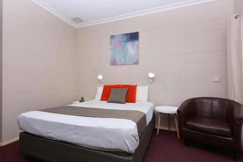 Motel Poinsettia - Holiday Cairns 2