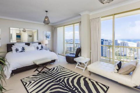 Gold Coast Amor'e Luxury Sub Penthouse - Holiday Cairns 0