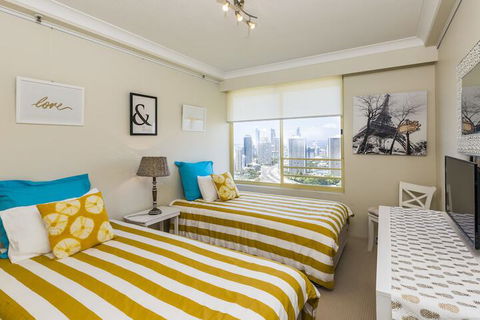 Gold Coast Amor'e Luxury Sub Penthouse - Holiday Cairns 4