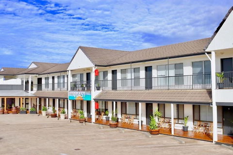 COAST Motel And Apartments - Holiday Cairns 1